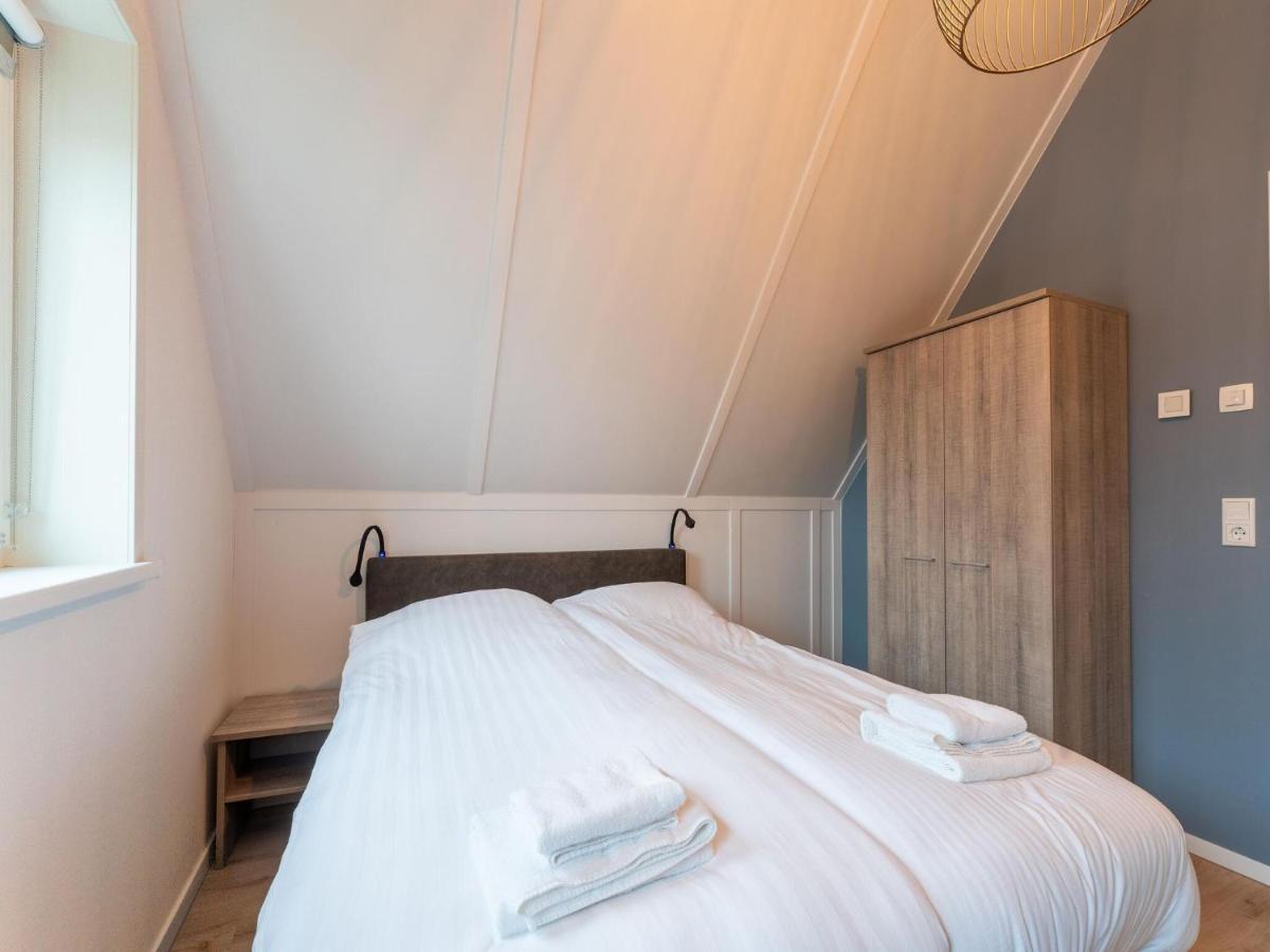 Modern Holiday Home By The Sea With Sauna Scherpenisse Eksteriør bilde