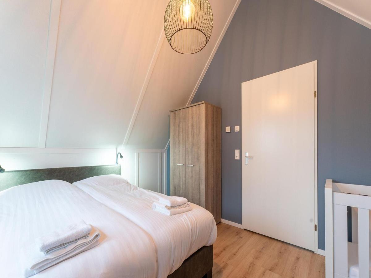 Modern Holiday Home By The Sea With Sauna Scherpenisse Eksteriør bilde