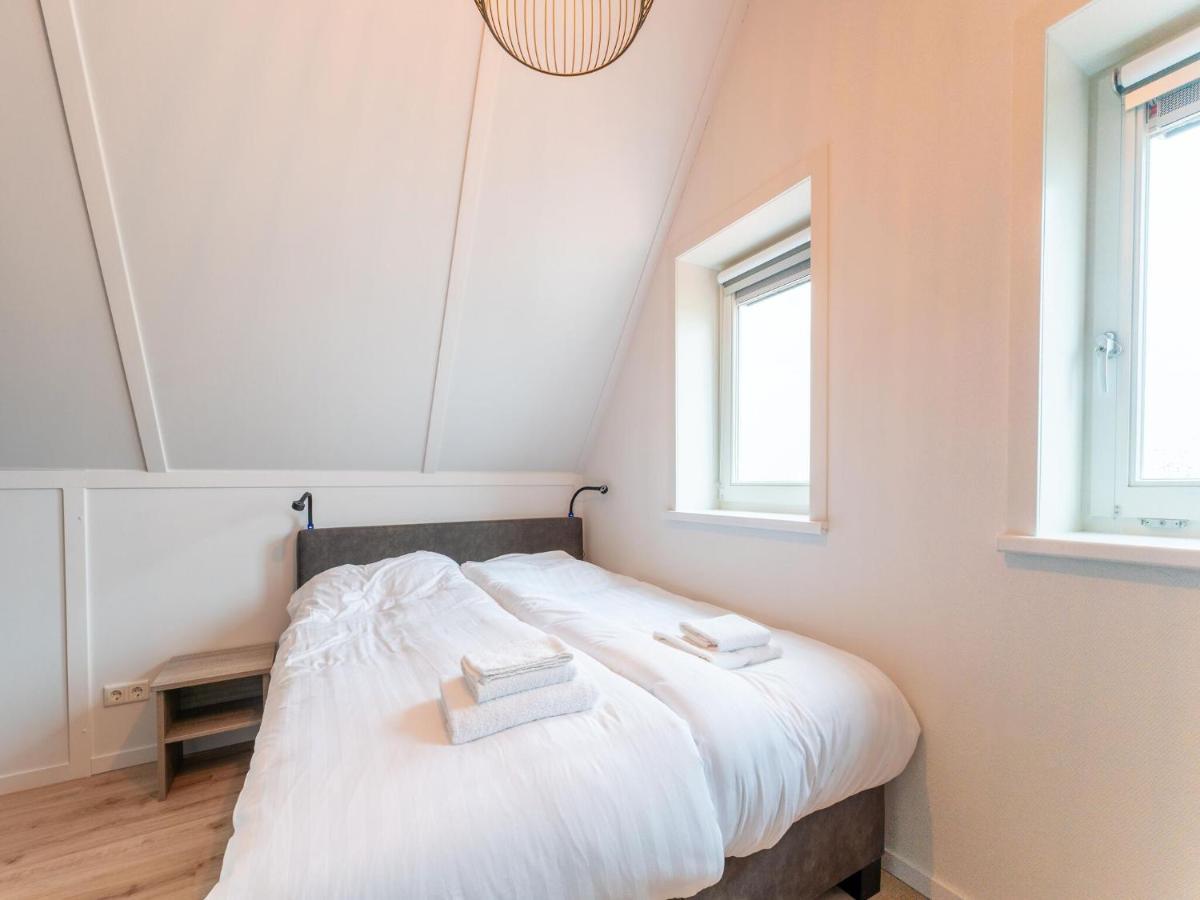 Modern Holiday Home By The Sea With Sauna Scherpenisse Eksteriør bilde